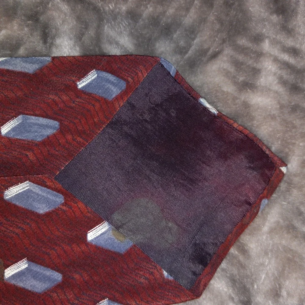 Zylos George Machado Elegant Silk Tie With Geometric Red & Silver Pattern